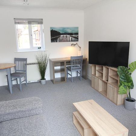 Chipad Mono - Quality City Centre Apartment, With Free Parking Space Chichester Exterior photo
