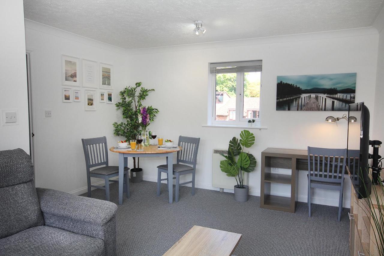 Chipad Mono - Quality City Centre Apartment, With Free Parking Space Chichester Exterior photo