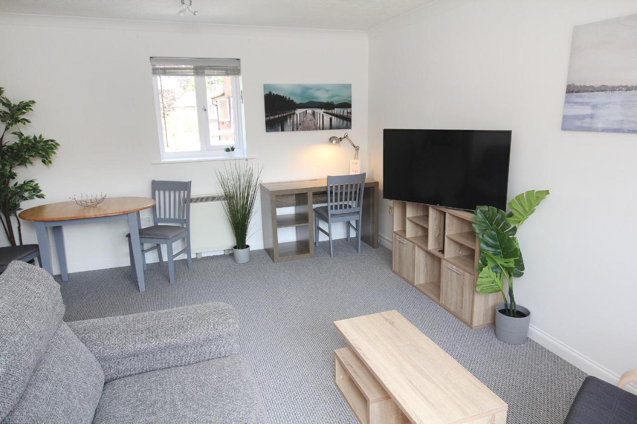 Chipad Mono - Quality City Centre Apartment, With Free Parking Space Chichester Exterior photo